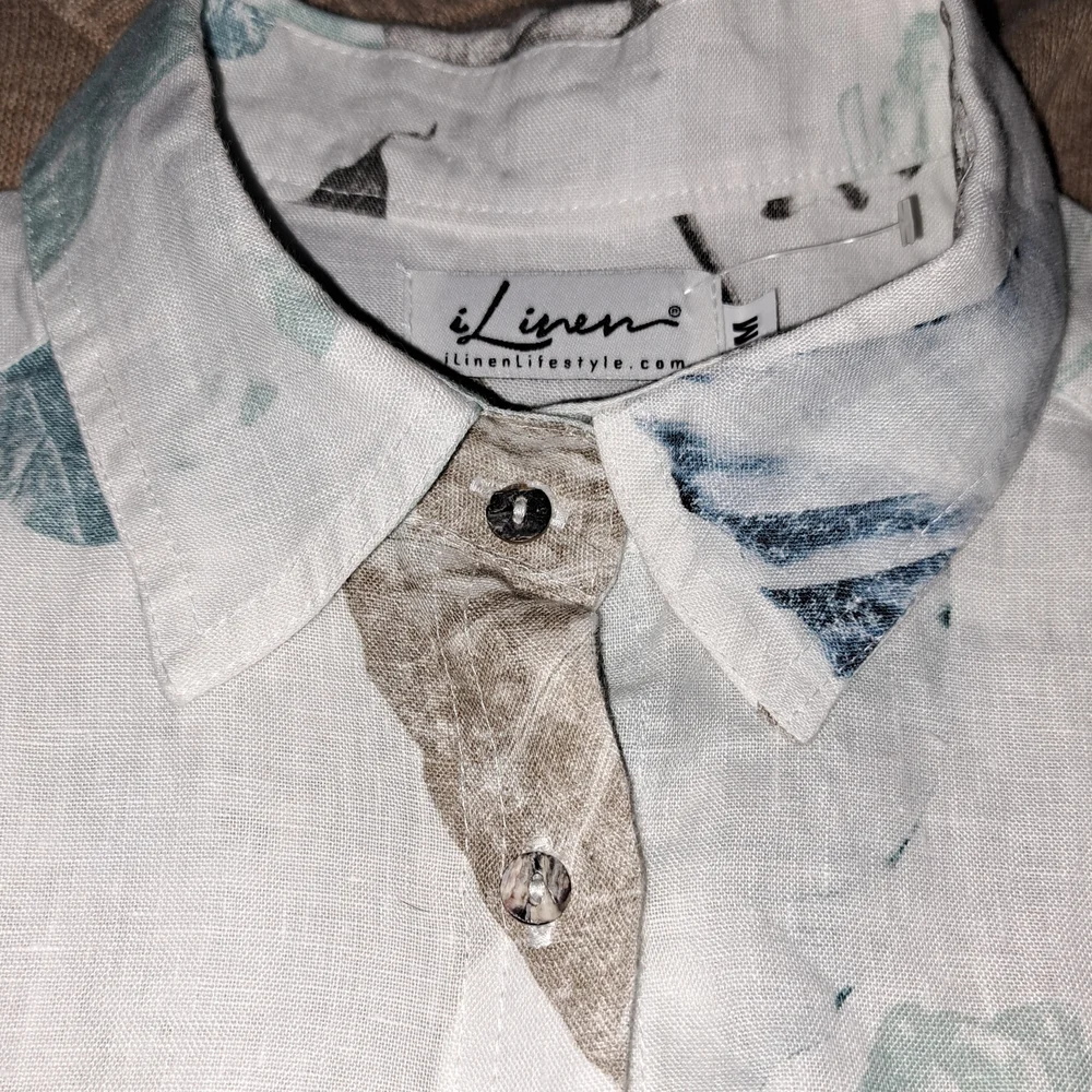 I Linen Lifestyle Elegant Light Gray and Blu Linen Blouse - Picture 4 of 10